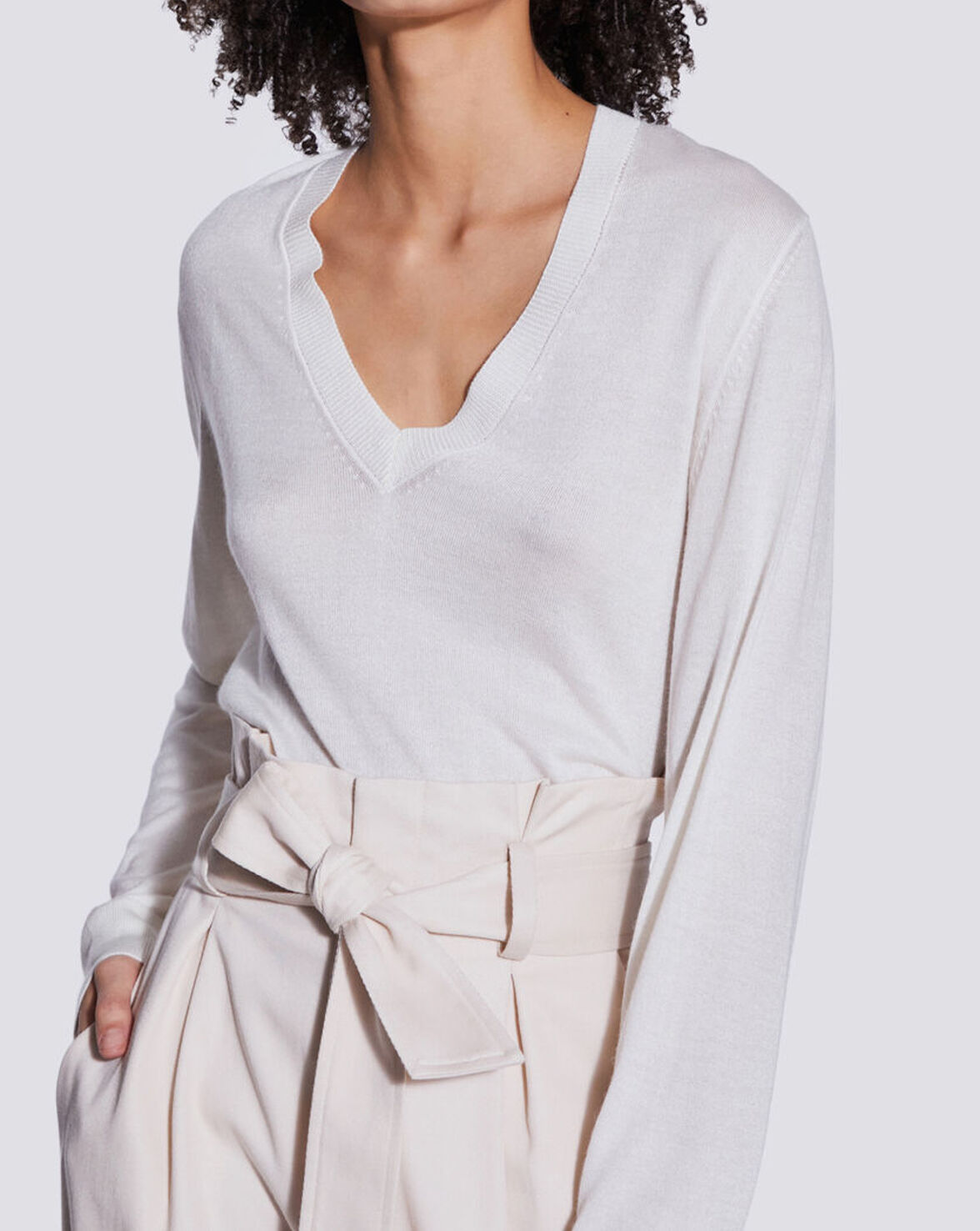 DRIVE RELAXED V NECK SWEATER image number null